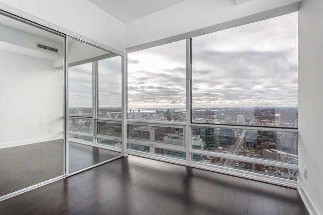 4503 - 15 Grenville St, Condo with 2 bedrooms, 2 bathrooms and 0 parking in Toronto ON | Image 9