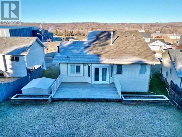 7013 99 Street, House detached with 4 bedrooms, 2 bathrooms and 4 parking in Peace River AB | Image 3