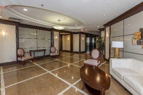 1003 - 18 Harding Blvd, Condo with 2 bedrooms, 2 bathrooms and 1 parking in Richmond Hill ON | Image 1