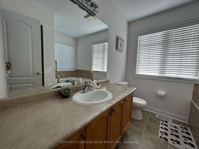 70 Tidewater St, House attached with 3 bedrooms, 4 bathrooms and 3 parking in Markham ON | Image 10