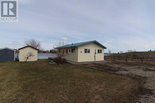 33 Mountain Vista Estates Drive, House detached with 2 bedrooms, 1 bathrooms and 4 parking in Cardston County AB | Image 2