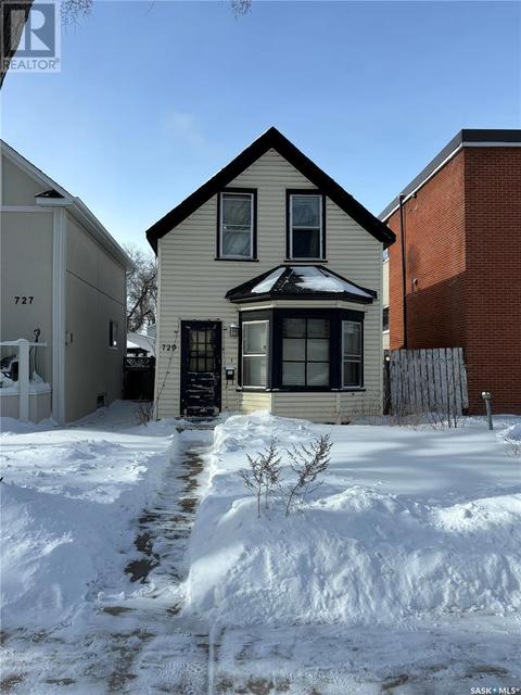 729 4th Avenue N, House detached with 2 bedrooms, 1 bathrooms and null parking in Saskatoon SK | Card Image