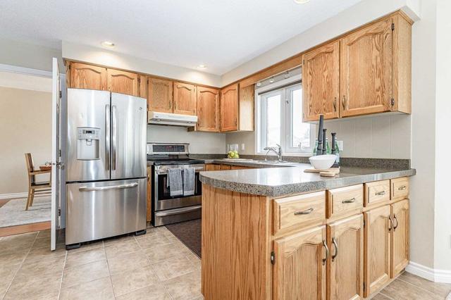 35 Rochelle Dr, House detached with 3 bedrooms, 4 bathrooms and 4 parking in Guelph ON | Image 8