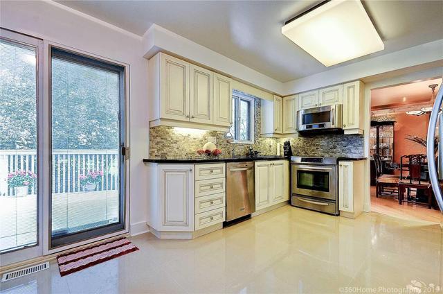 23 Bramble Dr, House detached with 4 bedrooms, 5 bathrooms and 4 parking in Toronto ON | Image 6