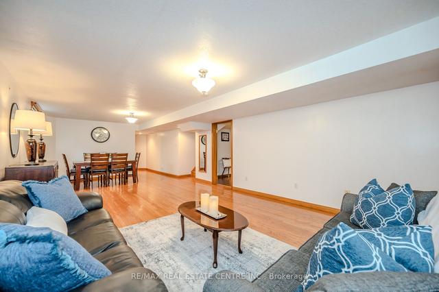7 Parker Pl, House detached with 4 bedrooms, 2 bathrooms and 4 parking in Guelph ON | Image 10