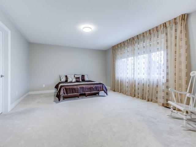 81 Thornhill Ravines Cres, House detached with 4 bedrooms, 4 bathrooms and 4 parking in Vaughan ON | Image 11
