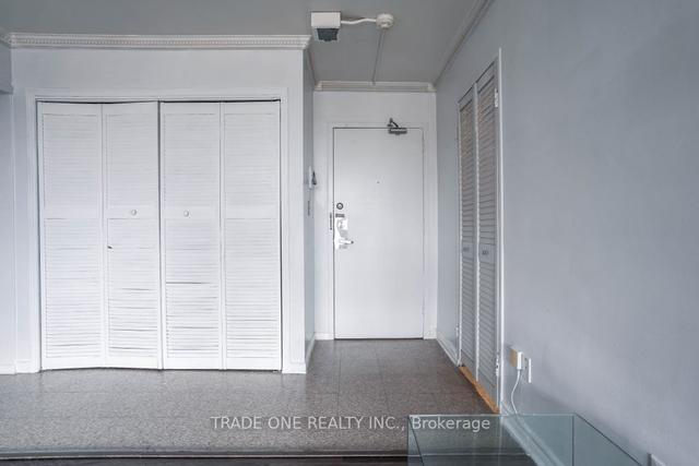 106 - 5 Massey Sq, Condo with 1 bedrooms, 1 bathrooms and 2 parking in Toronto ON | Image 2