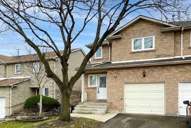 29 Karen St, House semidetached with 3 bedrooms, 3 bathrooms and 2 parking in Vaughan ON | Image 12