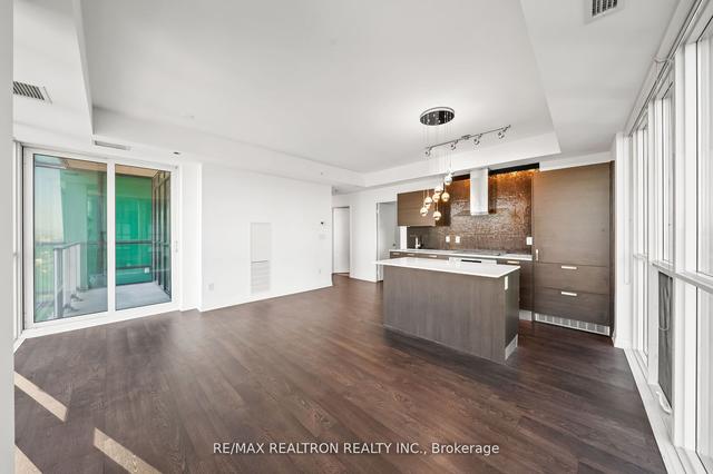 2407 - 9 Bogert Ave, Condo with 2 bedrooms, 2 bathrooms and 1 parking in Toronto ON | Image 7