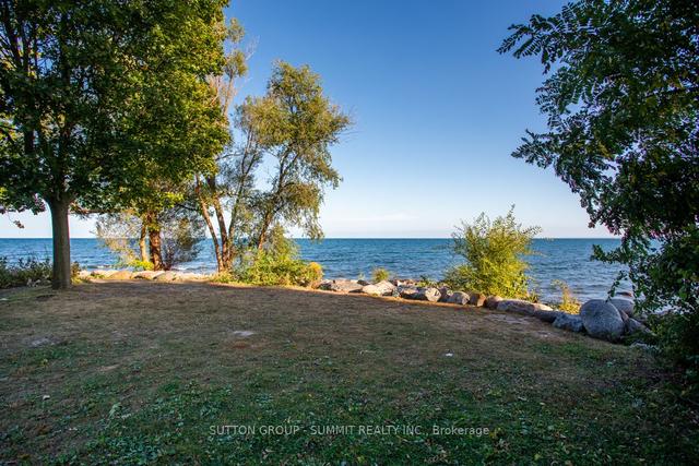 90 Lakeshore Rd W, House attached with 2 bedrooms, 4 bathrooms and 3 parking in Oakville ON | Image 35