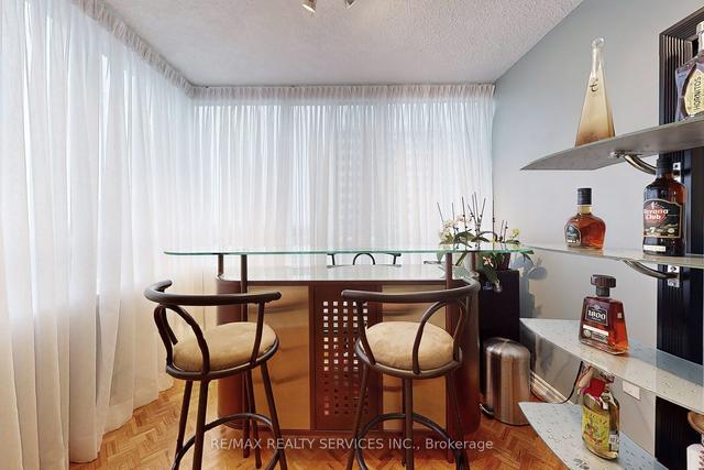 710 - 5 Lisa St, Condo with 3 bedrooms, 2 bathrooms and 1 parking in Brampton ON | Image 7