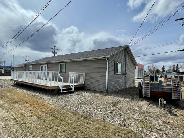 720 105 Avenue, House detached with 2 bedrooms, 2 bathrooms and 2 parking in Dawson Creek BC | Image 6