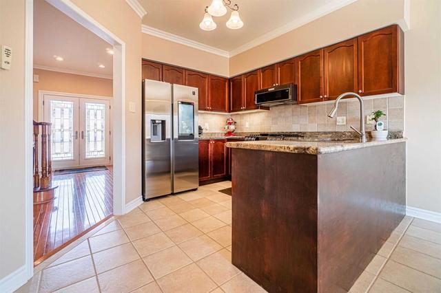 27 Woodvalley Dr, House detached with 3 bedrooms, 4 bathrooms and 4 parking in Brampton ON | Image 5