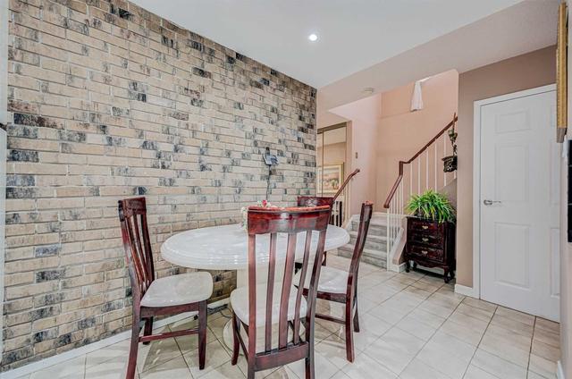 113 Lisa Cres, House detached with 3 bedrooms, 4 bathrooms and 5 parking in Vaughan ON | Image 31