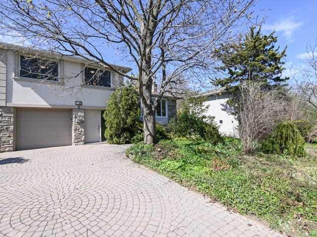 8 Greenyards Dr, House detached with 3 bedrooms, 2 bathrooms and 5 parking in Toronto ON | Image 1