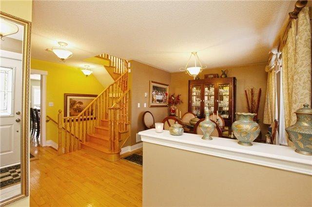14 Upper Highlands Dr, House detached with 3 bedrooms, 4 bathrooms and 4 parking in Brampton ON | Image 3