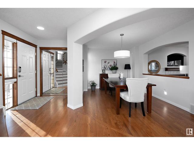 11712 11a Av Nw, House detached with 3 bedrooms, 3 bathrooms and 4 parking in Edmonton AB | Image 2
