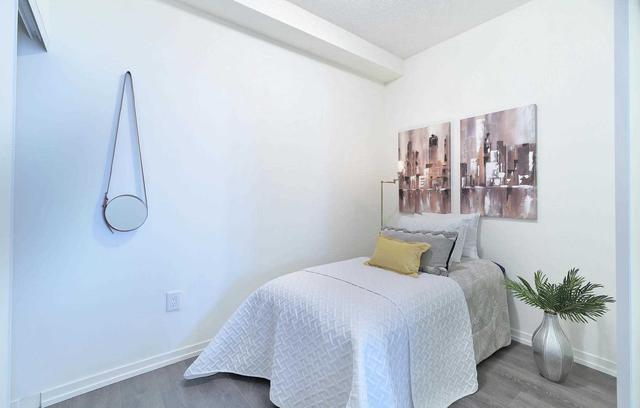 1110 - 3237 Bayview Ave, Condo with 2 bedrooms, 2 bathrooms and 1 parking in Toronto ON | Image 3