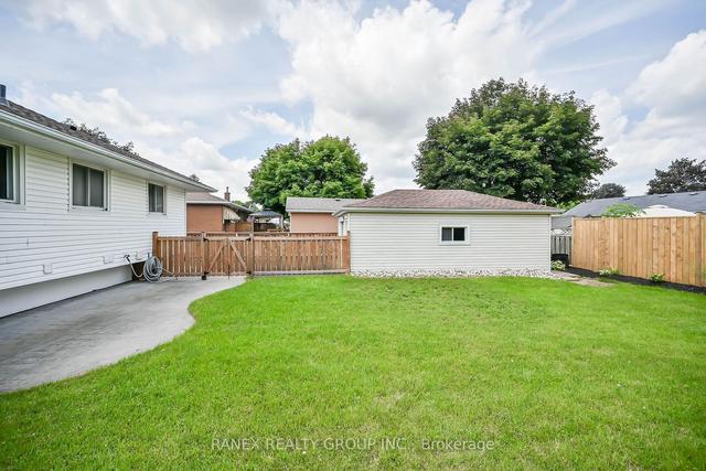 14 Pembroke Ave, House detached with 3 bedrooms, 2 bathrooms and 4 parking in Brantford ON | Image 29