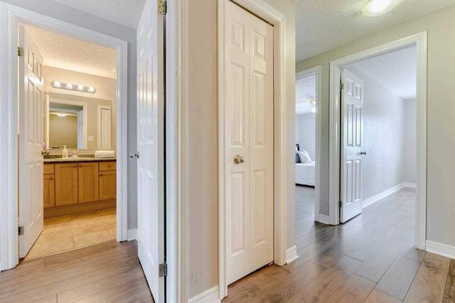 71 Iron Gate St, House semidetached with 3 bedrooms, 3 bathrooms and 3 parking in Kitchener ON | Image 11