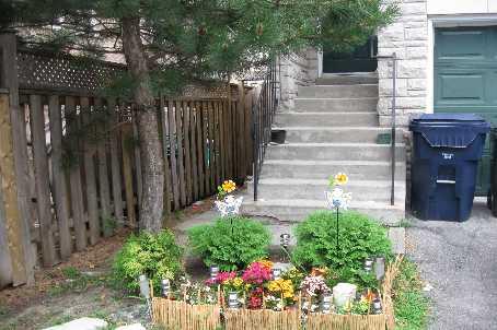 81 Shining Star Cres, Townhouse with 3 bedrooms, 4 bathrooms and 1 parking in Toronto ON | Image 8