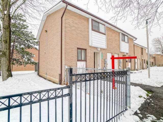 176 Fleetwood Cres, Townhouse with 3 bedrooms, 2 bathrooms and 1 parking in Brampton ON | Image 22