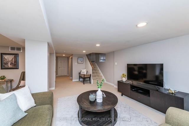 1567 Blanefield Rd, House detached with 3 bedrooms, 2 bathrooms and 5 parking in Mississauga ON | Image 14