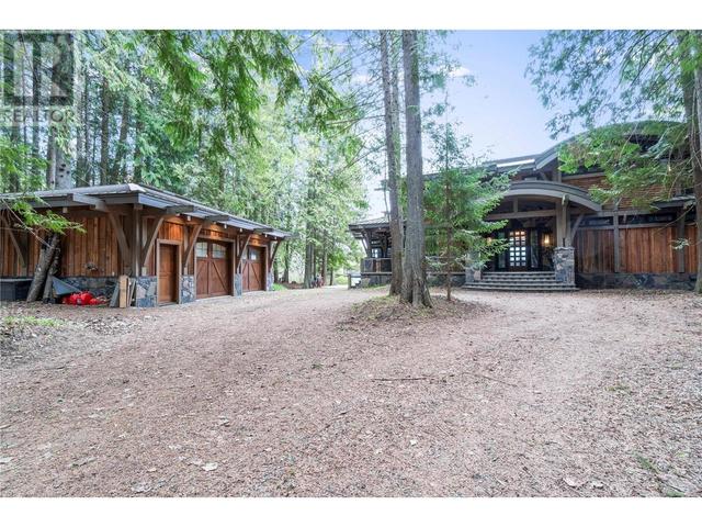 2 - 7220 Welch Road, House detached with 5 bedrooms, 2 bathrooms and 12 parking in Columbia Shuswap F BC | Image 6