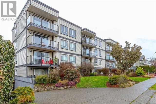 201 - 1024 Fairfield Rd, Condo with 2 bedrooms, 2 bathrooms and 1 parking in Victoria BC | Image 2