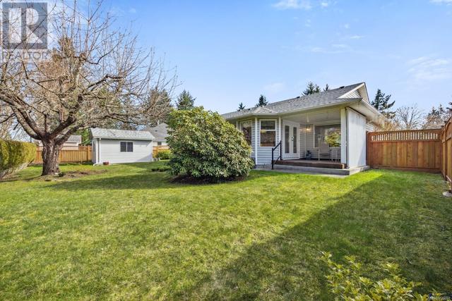 688 Woodland Dr, House detached with 2 bedrooms, 2 bathrooms and 2 parking in Comox BC | Image 33