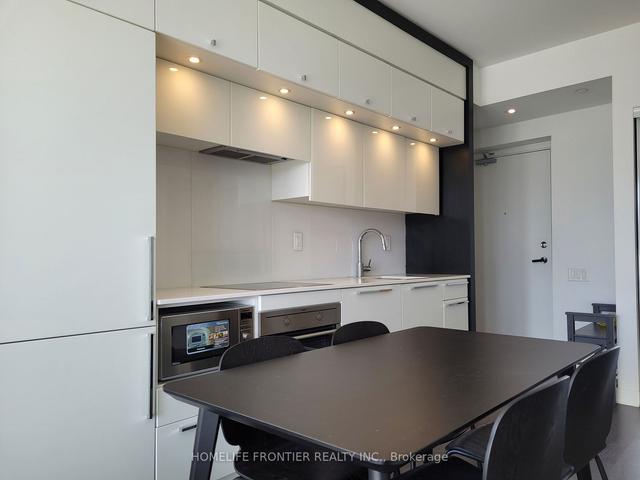 2101 - 15 Grenville St, Condo with 1 bedrooms, 1 bathrooms and 0 parking in Toronto ON | Image 3