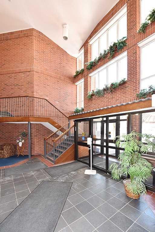 107 - 4 Heritage Way, Condo with 1 bedrooms, 1 bathrooms and 1 parking in Kawartha Lakes ON | Image 1