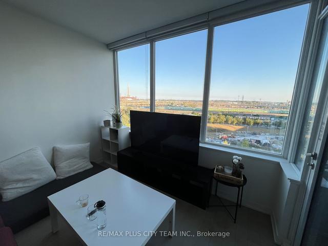 s705 - 120 Bayview Ave, Condo with 1 bedrooms, 2 bathrooms and 0 parking in Toronto ON | Image 11
