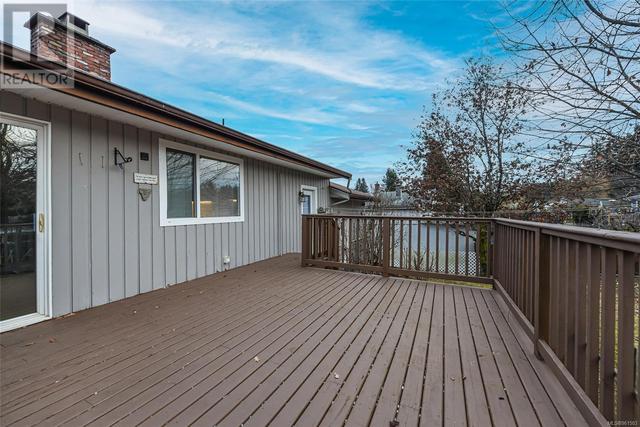 1757 Harmston Ave, House detached with 4 bedrooms, 3 bathrooms and 3 parking in Courtenay BC | Image 44