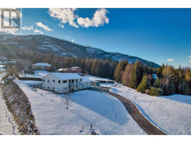 2190 Country Woods Road, House detached with 4 bedrooms, 3 bathrooms and 3 parking in Columbia Shuswap C BC | Image 74