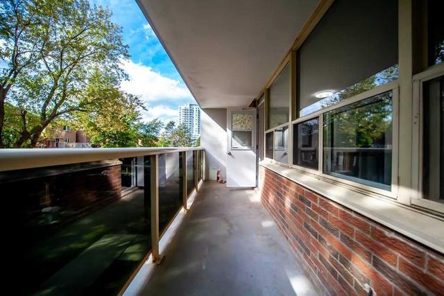 209 - 270 Palmdale Dr, Condo with 2 bedrooms, 1 bathrooms and 1 parking in Toronto ON | Image 9