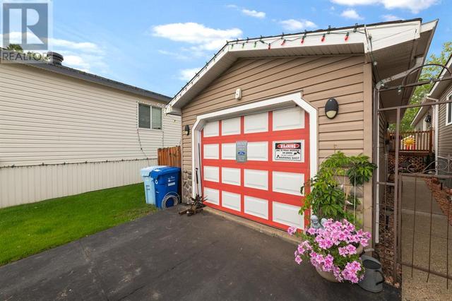 185 Card Crescent, House other with 3 bedrooms, 2 bathrooms and 5 parking in Wood Buffalo AB | Image 4
