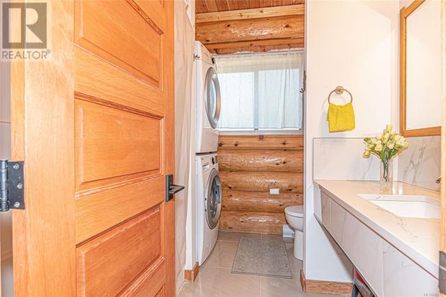 109 Cranberry Rd, House detached with 2 bedrooms, 1 bathrooms and 3 parking in Saltspring Island BC | Image 19