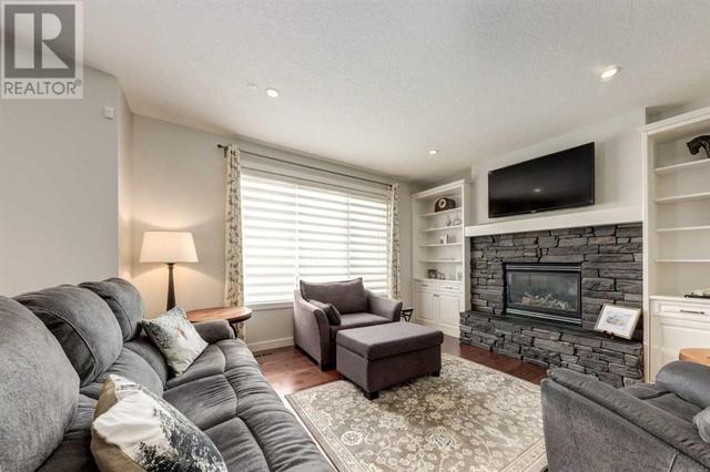 68 Westland Crescent Sw, House detached with 3 bedrooms, 3 bathrooms and 4 parking in Calgary AB | Image 3