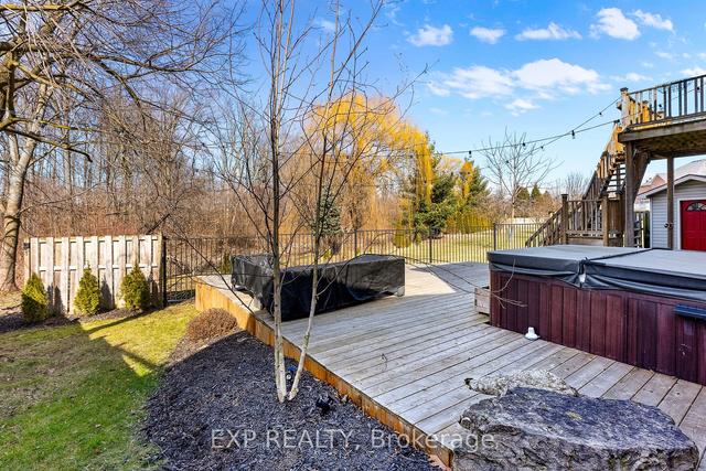 8005 Grossi Crt, House detached with 3 bedrooms, 3 bathrooms and 5 parking in Niagara Falls ON | Image 22