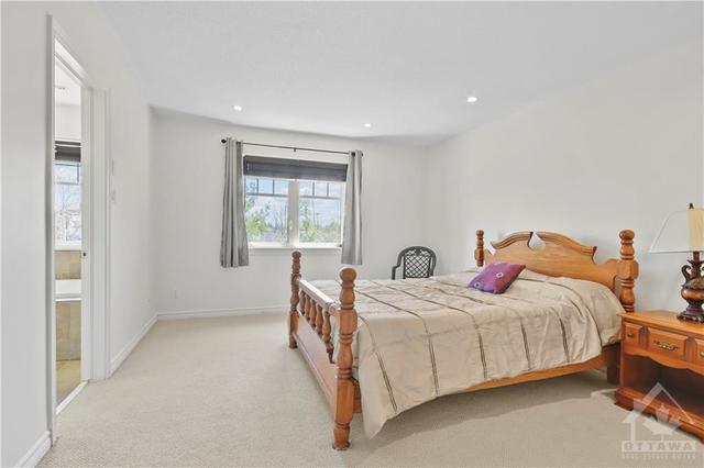 91 Bandelier Way, Townhouse with 3 bedrooms, 3 bathrooms and 3 parking in Ottawa ON | Image 18