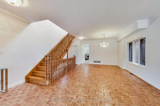 605 Jane St, House detached with 3 bedrooms, 3 bathrooms and 2 parking in Toronto ON | Image 34