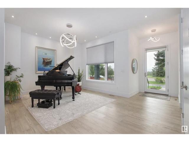 8309 Saskatchewan Dr Nw, House detached with 6 bedrooms, 5 bathrooms and 4 parking in Edmonton AB | Image 7