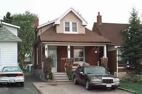 78 Portland St, House detached with 2 bedrooms, 2 bathrooms and 1 parking in Toronto ON | Image 1