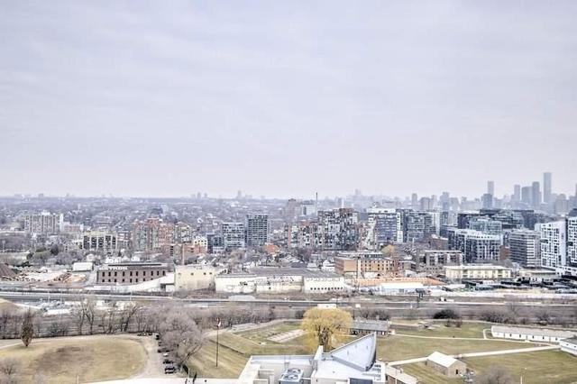 2711 - 215 Fort York Blvd, Condo with 2 bedrooms, 1 bathrooms and 1 parking in Toronto ON | Image 11