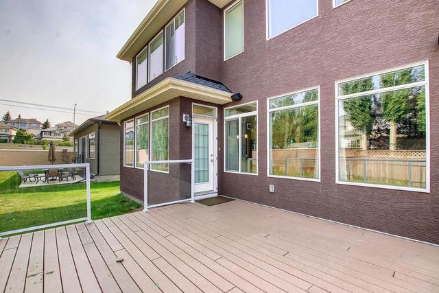 64 Elmont Rise Sw, House detached with 4 bedrooms, 3 bathrooms and 4 parking in Calgary AB | Image 13