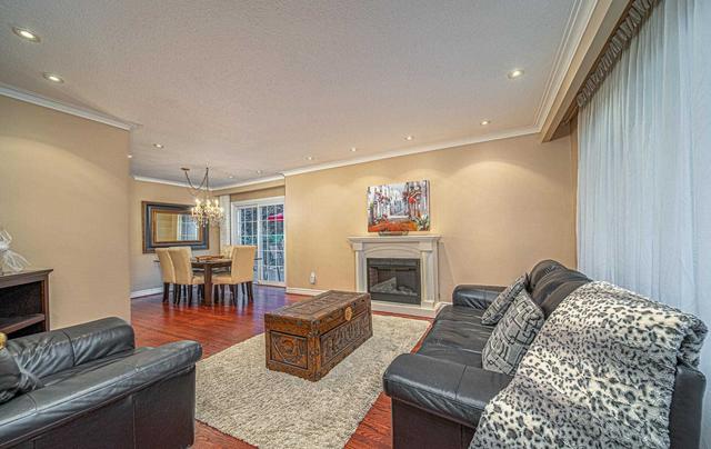 60 Langevin Cres, House detached with 4 bedrooms, 2 bathrooms and 4 parking in Toronto ON | Image 28