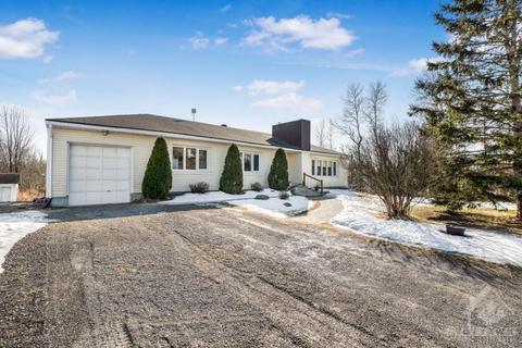3060 Russland Road, House detached with 3 bedrooms, 1 bathrooms and 10 parking in Ottawa ON | Card Image