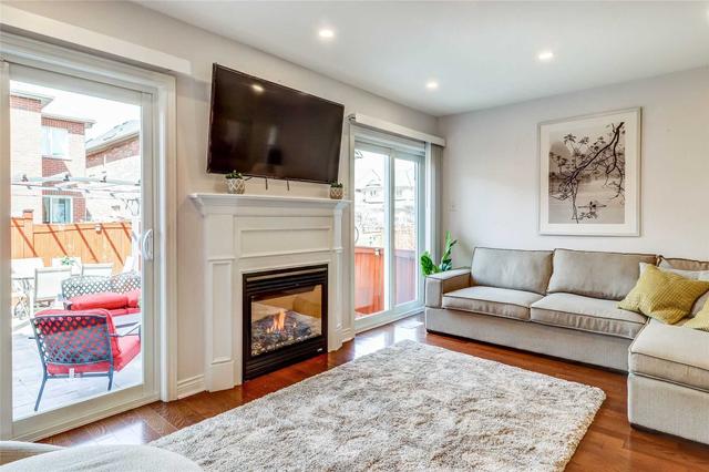 68 Old Orchard Cres, House semidetached with 3 bedrooms, 3 bathrooms and 4 parking in Richmond Hill ON | Image 5