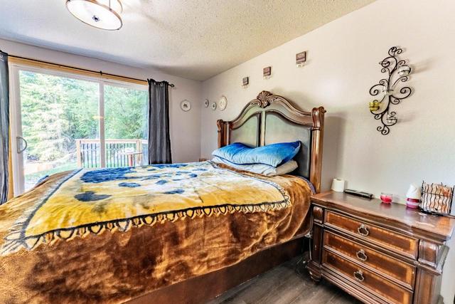 4744 Highway 3a, House detached with 3 bedrooms, 1 bathrooms and 5 parking in Central Kootenay A BC | Image 12